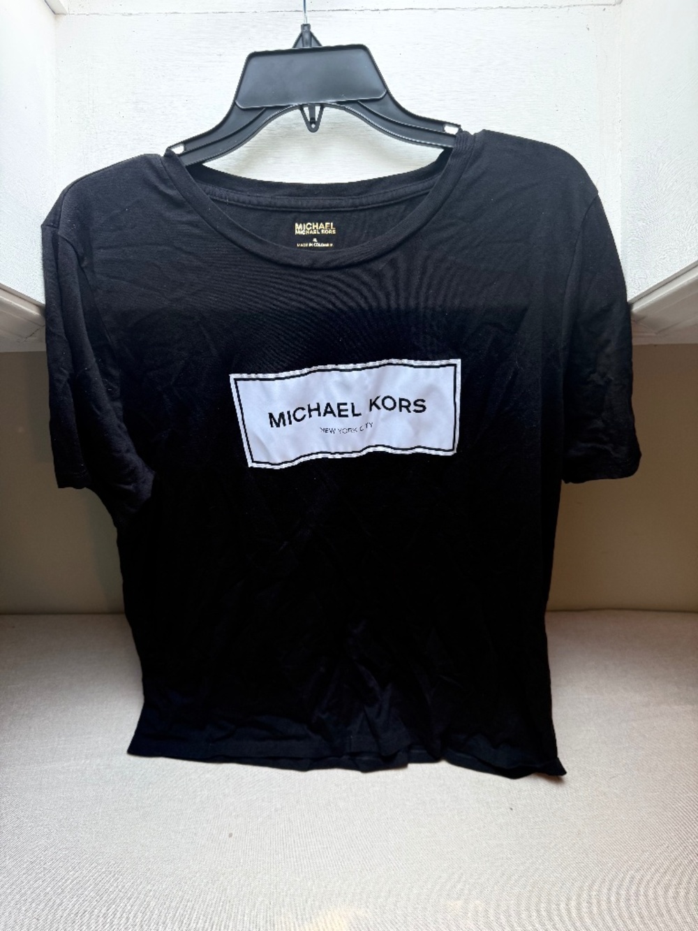 Michael Kors Unisex Empire Short Sleeve Crewneck Flagship Logo T-Shirt XL